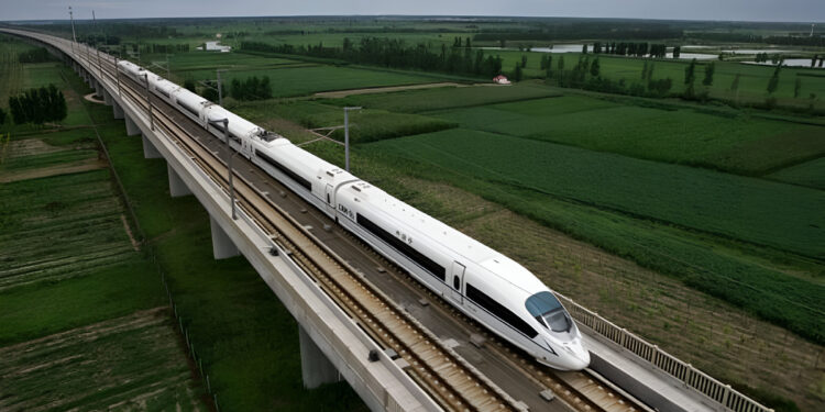 MEF anuncia ampliación del Ferrocarril Central para conectar Pucallpa con Chancay