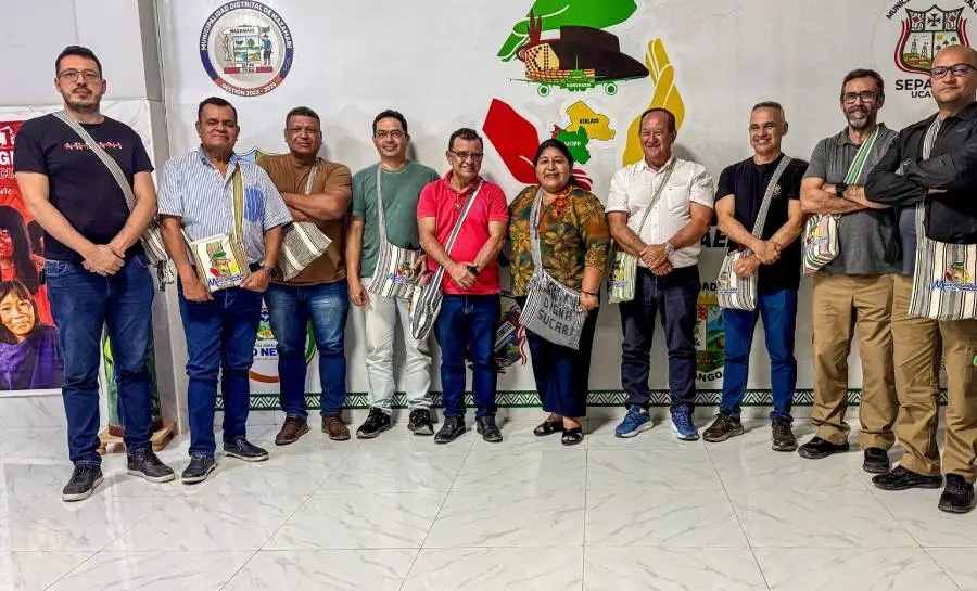 Em reunião com prefeitos peruanos, Gonzaga e comitiva acreana debatem integração entre Acre e Peru
